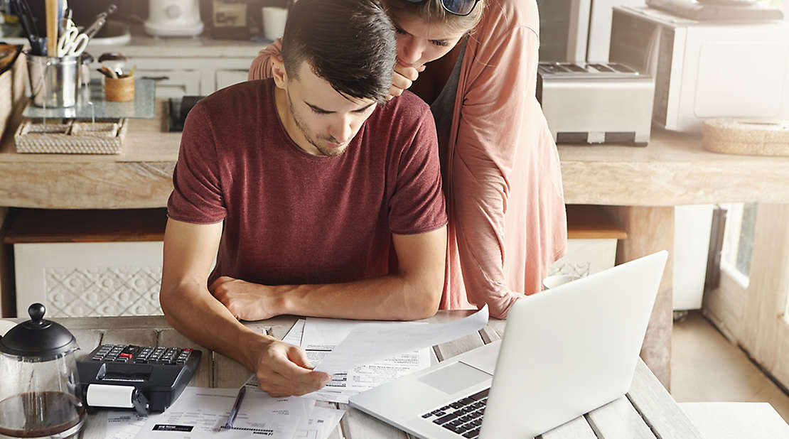 couple financial stressed