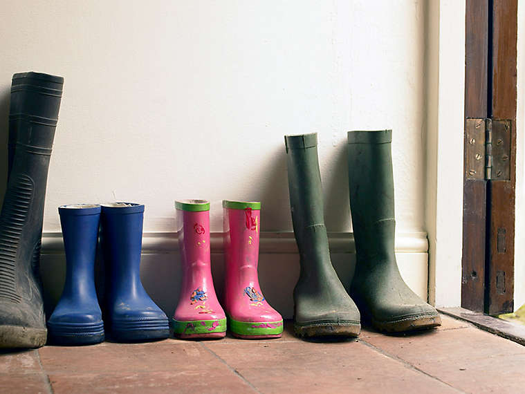 Agent-web-growing-your-family-boots-300-dpi-sized-1400x784.jpg