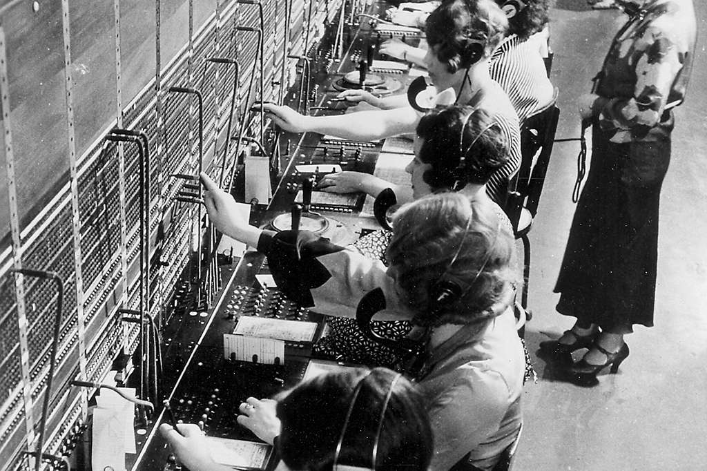 women in phone bank
