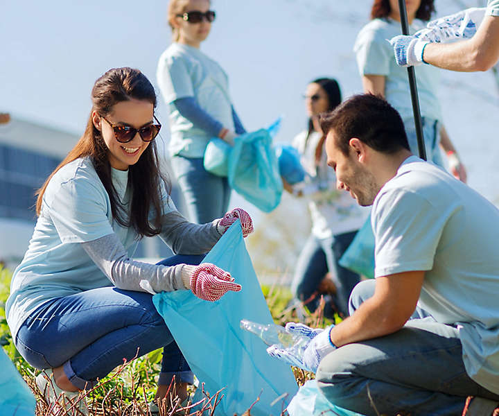 Agents volunteering