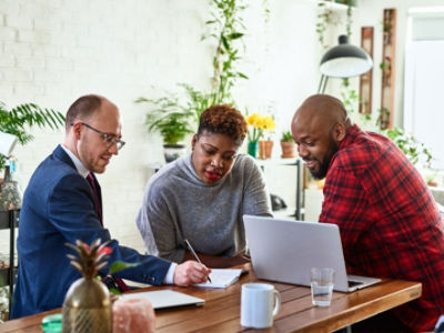 Agent meeting with clients