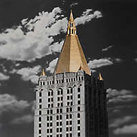 Black and White image of New York Life building