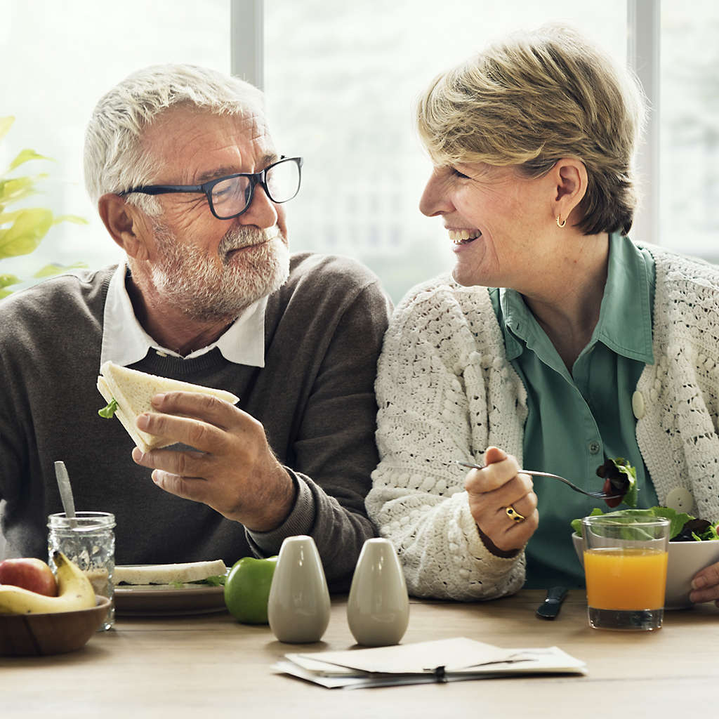 retired couple breakfast