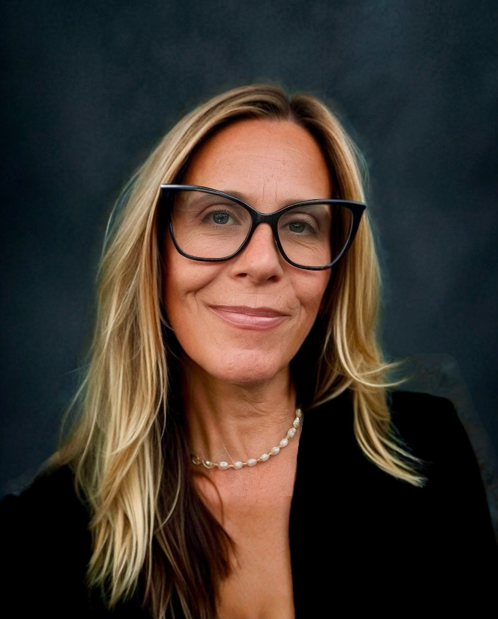 Headshot of Ellyn Campuzano, CPA