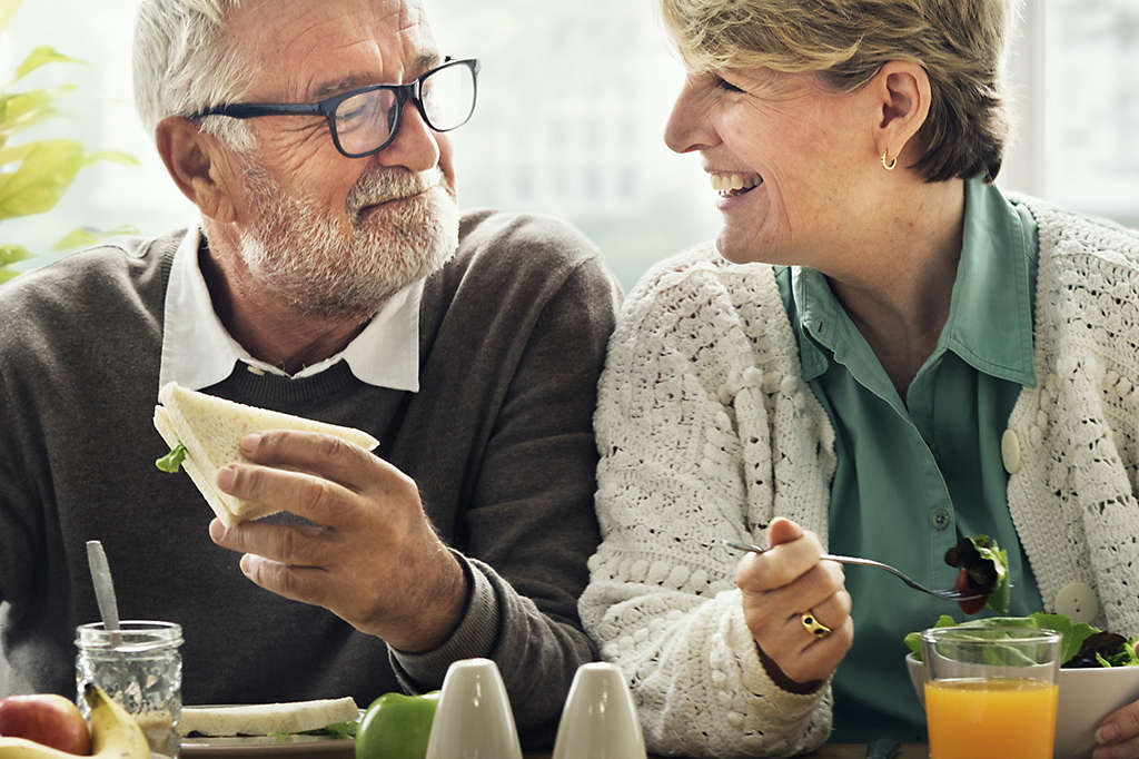 retired couple breakfast